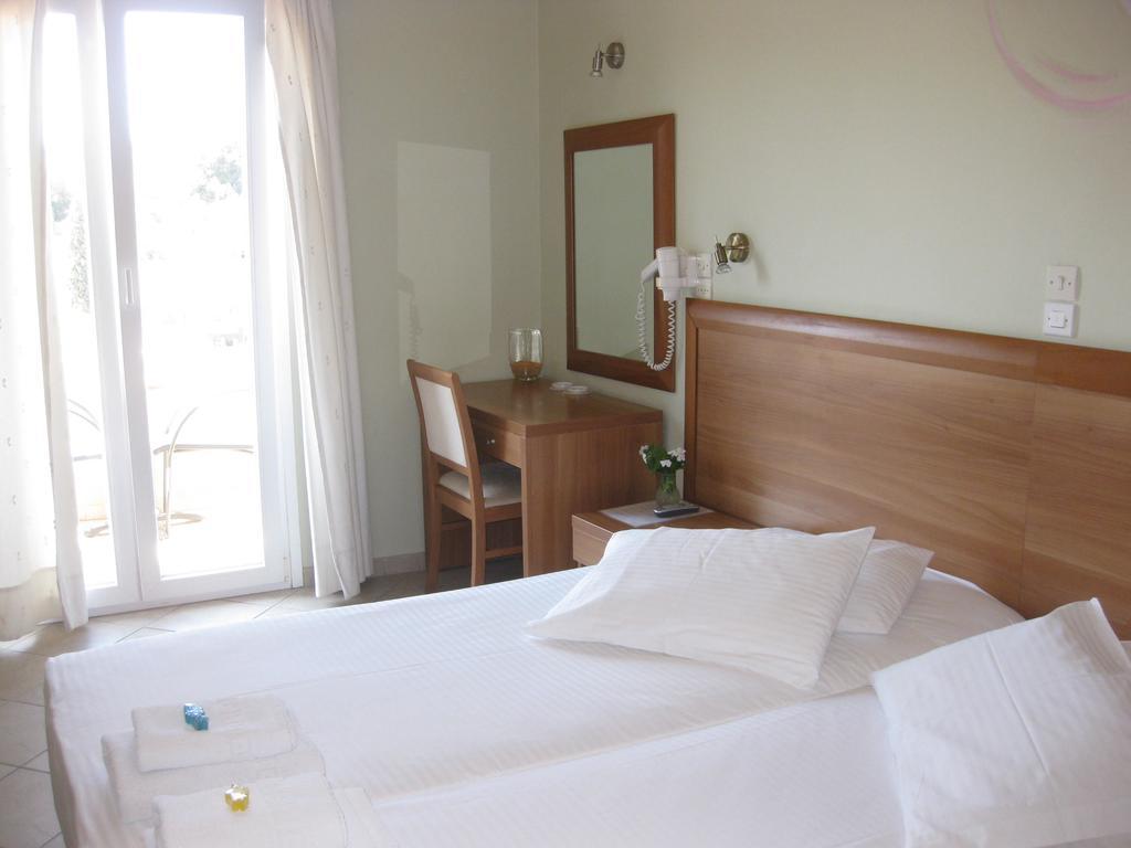 Virginia Hotel Samos Town Exterior foto